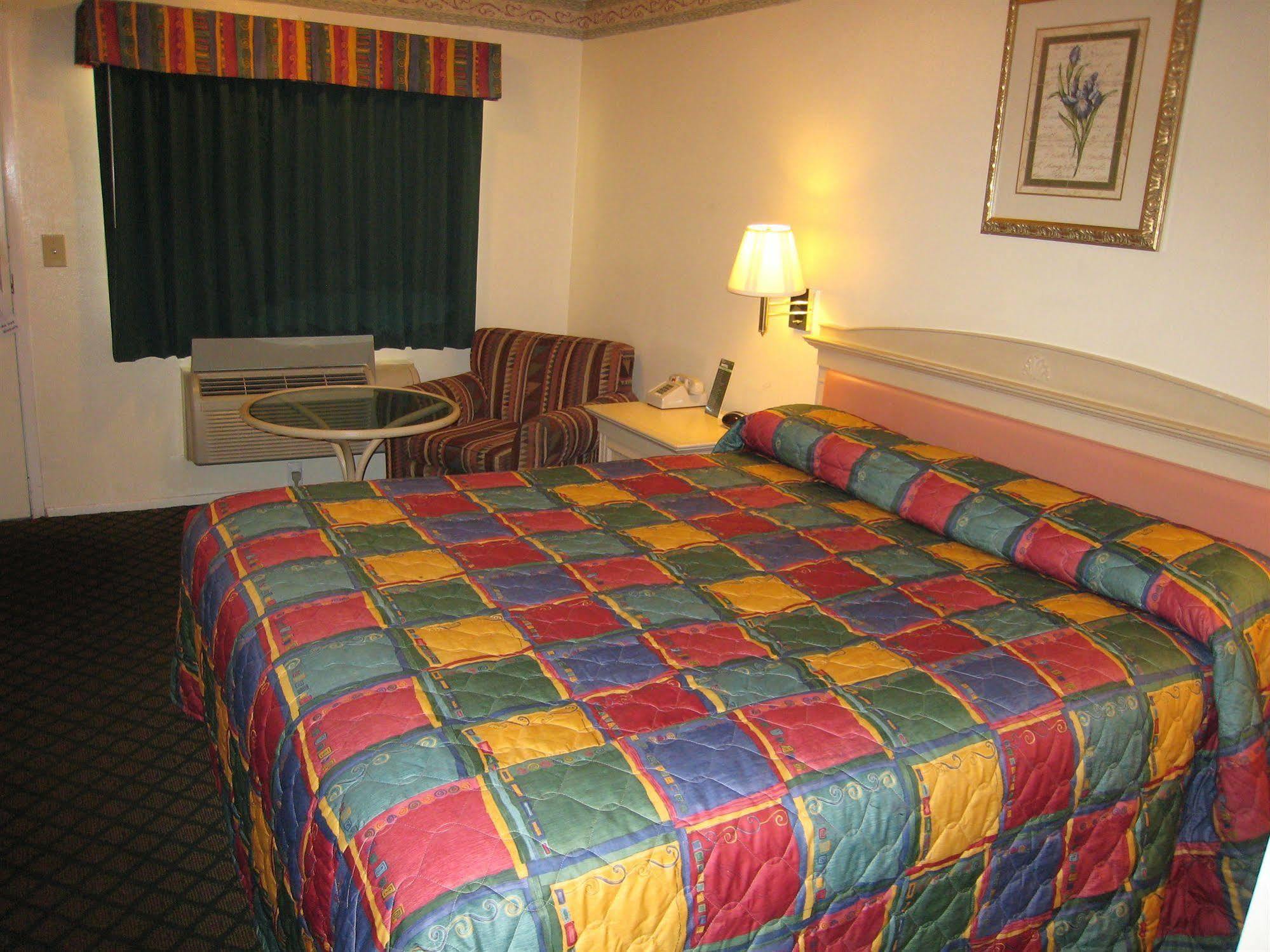 Town House Motel Lancaster Eksteriør billede